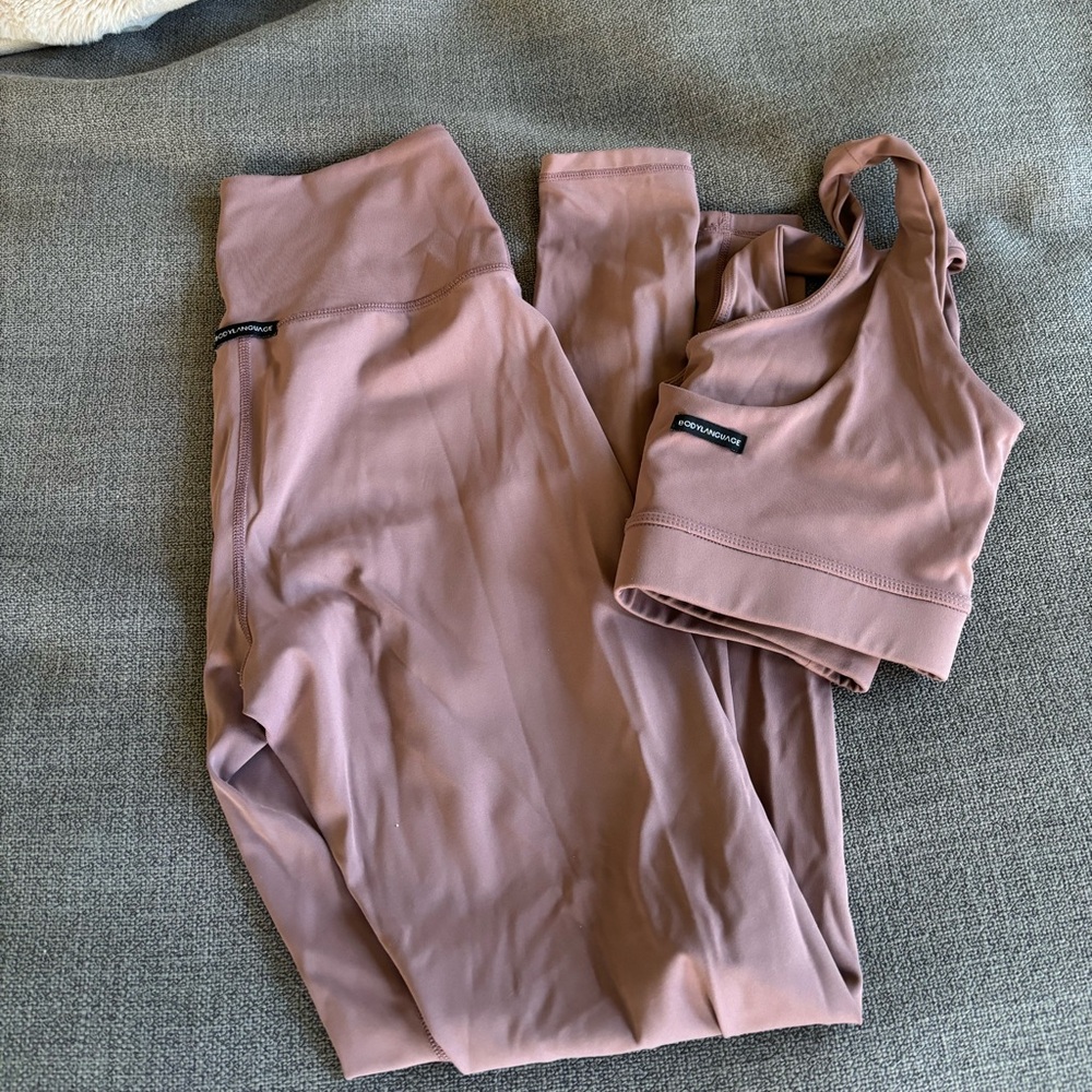 Body Language desert rose workout set